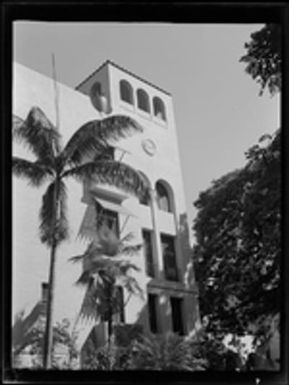 [Royal Hawaiian Hotel]