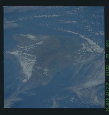 STS052-77-002 - STS-052 - Island of Hawaii