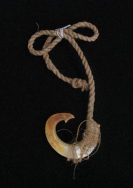 Matau pārau (fish hook)