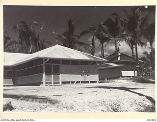 JACQUINOT BAY, NEW BRITAIN. 1945-06-09. THE OPERATING THEATRE AND AUTOCLAVE ANNEXE AT 2/8 GENERAL HOSPITAL IN 5 BASE SUB-AREA