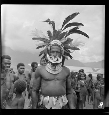 Local man in traditional dress, airstrip, Kerowagi, Simbu, Papua New Guinea