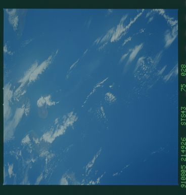 S43-75-028 - STS-043 - STS-43 earth observations