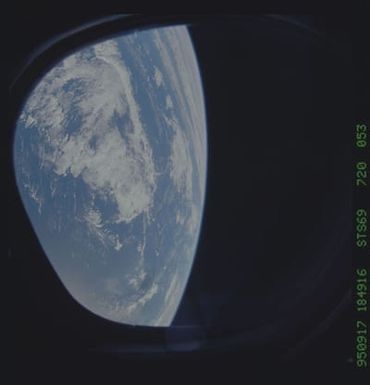 STS069-720-053 - STS-069 - Earth observations taken during STS-69 mission