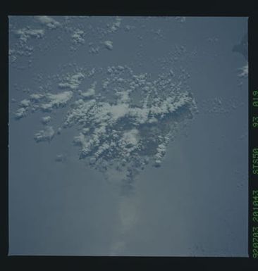 STS050-93-019 - STS-050 - STS-50 earth observations