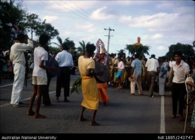 Parade, Komugl Tai