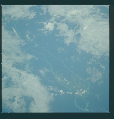 S09-39-2433 - STS-009 - Earth observations taken by the STS-9 crew