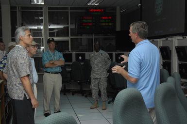 [Assignment: 48-DPA-SOI_K_Kwajalein_6-11-07] Pacific Islands Tour: Visit of Secretary Dirk Kempthorne [and aides] to Kwajalein Atoll, of the Republic of Marshall Islands [48-DPA-SOI_K_Kwajalein_6-11-07__DI14413.JPG]