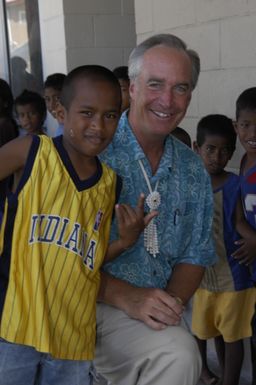 [Assignment: 48-DPA-SOI_K_Majuro_6-11-12-07] Pacific Islands Tour: Visit of Secretary Dirk Kempthorne [and aides] to Majuro Atoll, of the Republic of Marshall Islands [48-DPA-SOI_K_Majuro_6-11-12-07__DI14681.JPG]