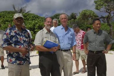 [Assignment: 48-DPA-SOI_K_Guam_6-6-7-07] Pacific Islands Tour: Visit of Secretary Dirk Kempthorne [and aides] to Guam, U.S. Territory [48-DPA-SOI_K_Guam_6-6-7-07__DI12121.JPG]