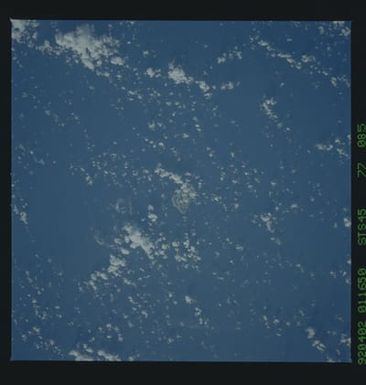 S45-77-085 - STS-045 - STS-45 earth observations