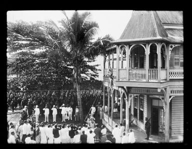 New Zealand forces hoisting the Union Jack at the courthouse, Apia