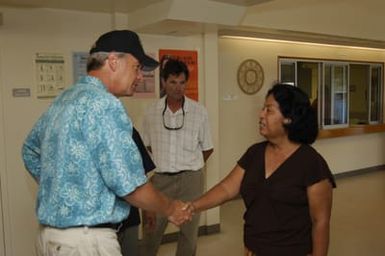 [Assignment: 48-DPA-SOI_K_Kwajalein_6-11-07] Pacific Islands Tour: Visit of Secretary Dirk Kempthorne [and aides] to Kwajalein Atoll, of the Republic of Marshall Islands [48-DPA-SOI_K_Kwajalein_6-11-07__DI14315.JPG]