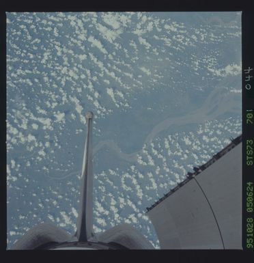 STS073-701-044 - STS-073 - Earth observations taken from shuttle orbiter Columbia