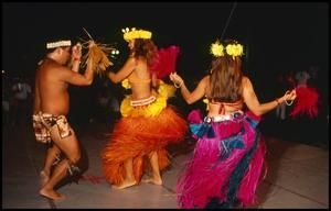 [Hawaiian Dancer Performance]