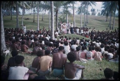 The Administrator's visit to Mapamoiwa (3) : Mapamoiwa Station, D'Entrecasteaux Islands, Papua New Guinea, 1956-1959 / Terence and Margaret Spencer