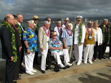 [Assignment: 48-DPA-12-6-06_K_CPix_Kemp_HI] Visit of Secretary Dirk Kempthorne [and aides] to Pearl Harbor, Honolulu, Hawaii [for commemorative events on the 65th anniversary of the Japanese attack] [48-DPA-12-6-06_K_CPix_Kemp_HI_IMG_0202.JPG]