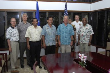 [Assignment: 48-DPA-SOI_K_Pohnpei_6-10-11-07] Pacific Islands Tour: Visit of Secretary Dirk Kempthorne [and aides] to Pohnpei Island, of the Federated States of Micronesia [48-DPA-SOI_K_Pohnpei_6-10-11-07__DI13659.JPG]