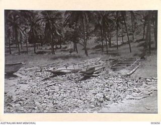 PORT MORESBY - NATIVE CANOES AND OUTRIGGERS NEAR HANUABADA VILLAGE. RAAF SURVEY FLIGHT. (NEGATIVE BY N. TRACY)