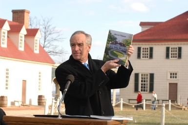 [Assignment: 48-DPA-01-12-09_SOI_K_Mt_Vernon] Visit of Secretary Dirk Kempthorne to Mount Vernon Estate and Gardens, Mount Vernon, Virginia, [for touring and announcement of the U.S. nomination of the George Washington home, along with the Papahanaumokuakea Marine National Monument in Hawaii, for inclusion on the United Nations Educational, Scientific, and Cultural Organization's (UNESCO's) World Heritage List. Joining Secretary Kempthorne for the announcement was James Rees, Executive Director of the Mount Vernon Estate and Gardens.] [48-DPA-01-12-09_SOI_K_Mt_Vernon_DOI_5727.JPG]