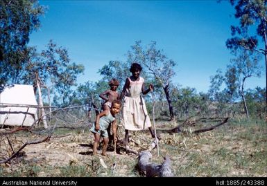 Children playing in the bush at Magara