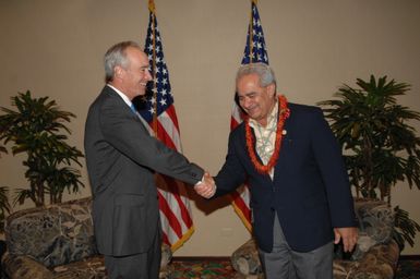 [Assignment: 48-DPA-09-29-08_SOI_K_Isl_Conf_Lead] Participants in the Insular Areas Health Summit [("The Future of Health Care in the Insular Areas: A Leaders Summit") at the Marriott Hotel in] Honolulu, Hawaii, where Interior Secretary Dirk Kempthorne [joined senior federal health officials and leaders of the U.S. territories and freely associated states to discuss strategies and initiatives for advancing health care in those communinties [48-DPA-09-29-08_SOI_K_Isl_Conf_Lead_DOI_0775.JPG]