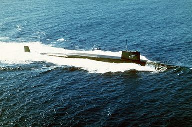 A starboard view of the nuclear-powered strategic missile submarine USS STONEWALL JACKSON (SSBN-634) underway