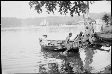 Betty MacKenzie, coming ashore from her schooner "Pato", Rabaul, New Guinea, 1933, 2 / Sarah Chinnery