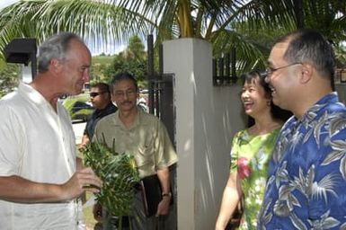 [Assignment: 48-DPA-SOI_K_Guam_6-6-7-07] Pacific Islands Tour: Visit of Secretary Dirk Kempthorne [and aides] to Guam, U.S. Territory [48-DPA-SOI_K_Guam_6-6-7-07__DI11180.JPG]