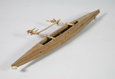 Model vaka (canoe)