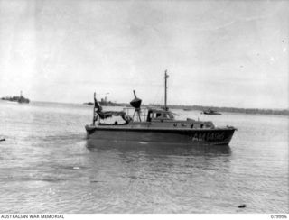 TOROKINA, BOUGAINVILLE, 1945-04. HMA MOTOR LAUNCH AM1496. THIS 38 FOOT FAST SUPPLY LAUNCH IS ENGAGED IN SPECIAL INTELLIGENCE DUTIES IN THE SOLOMONS- NEW IRELAND AREA