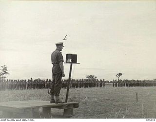 MARKHAM VALLEY, NEW GUINEA. 1944-08-28. VX38969 MAJOR-GENERAL W. BRIDGEFORD, CBE, MC, GOC, 3RD DIVISION, ADDRESSING TROOPS OF THE 4TH FIELD REGIMENT, AT THE CONCLUSION OF HIS INSPECTION OF THE UNIT