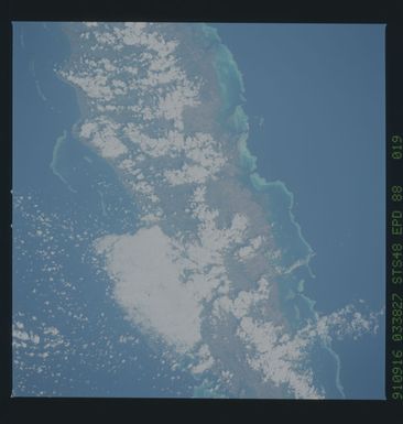 S48-88-019 - STS-048 - Earth observations taken during the STS-48 mission