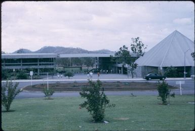 University of Papua New Guinea : University of Papua New Guinea, Port Moresby, 1970 / Terence and Margaret Spencer