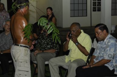 [Assignment: 48-DPA-SOI_K_Pohnpei_6-10-11-07] Pacific Islands Tour: Visit of Secretary Dirk Kempthorne [and aides] to Pohnpei Island, of the Federated States of Micronesia [48-DPA-SOI_K_Pohnpei_6-10-11-07__DI14097.JPG]