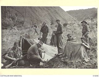 NEW GUINEA. UPPER RAMU VALLEY ADVANCE. 1 NOVEMBER 1943. AUSTRALIANS IN THE UPPER RAMU VALLEY. (NEGATIVE BY G. SHORT)