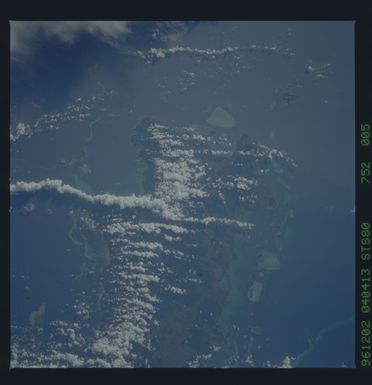 STS080-752-005 - STS-080 - Earth observations taken from Space Shuttle Columbia during STS-80 mission