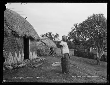 Tongan woman, Nukualofa [Nuku'alofa]