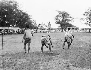 [UK Royal Family Tour: Elizabeth. Pacific Islands]