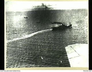 VITIAZ STRAITS, 1943-03-03. ALLIED AIRCRAFT ABOUT TO ATTACK JAPANESE CONVOY NEARING LAE. (DONOR: W. TUCK)