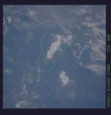 STS082-728-066 - STS-082 - Earth observations taken from shuttle orbiter Discovery during STS-82 mission