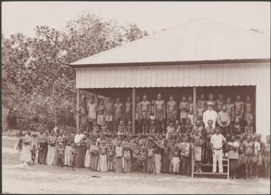 Reverend W.J. Durrad and villagers at the mission of Vipaka, Loh, Torres Islands, 1906 / J.W. Beattie