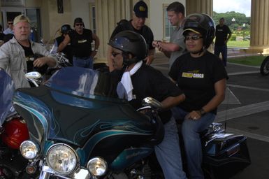 [Assignment: 48-DPA-SOI_K_Palau_6-7-9-07] Pacific Islands Tour: Visit of Secretary Dirk Kempthorne [and aides] to Palau Islands, Republic of Palau [48-DPA-SOI_K_Palau_6-7-9-07__DI13435.JPG]