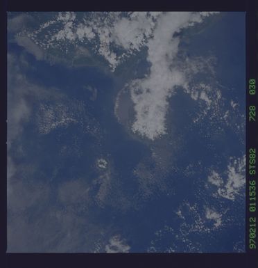 STS082-728-030 - STS-082 - Earth observations taken from shuttle orbiter Discovery during STS-82 mission