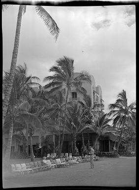 [Royal Hawaiian Hotel?], dining room, opening onto a wet terrace, Honolulu, Hawaii