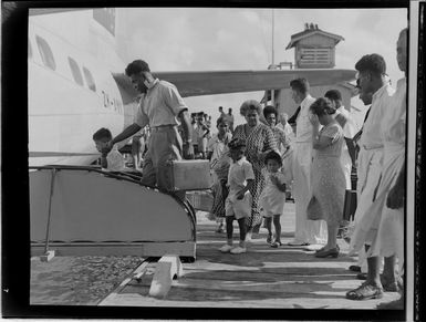 Tasman Empire Airways Ltd, courtesy flight, embarking passengers, Malau Anchorage, Fiji