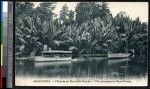 Men sailing boats up a river, Aropokina, Papua New Guinea, ca.1900-1930