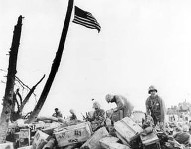 [Marines Unloading Supplies on Roi Island]