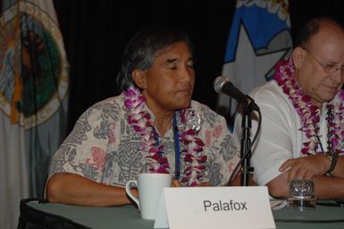[Assignment: 48-DPA-09-30-08_SOI_K_Isl_Conf_Final] Final day of Insular Areas Health Summit [("The Future of Health Care in the Insular Areas: A Leaders Summit") at the Marriott Hotel in] Honolulu, Hawaii, where Interior Secretary Dirk Kempthorne [joined senior federal health officials and leaders of the U.S. territories and freely associated states to discuss strategies and initiatives for advancing health care in those communinties [48-DPA-09-30-08_SOI_K_Isl_Conf_Final_DOI_0827.JPG]