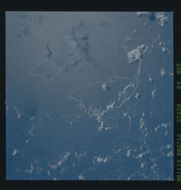 S38-84-025 - STS-038 - STS-38 earth observations