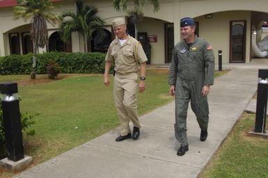 [Assignment: 48-DPA-SOI_K_Guam_6-6-7-07] Pacific Islands Tour: Visit of Secretary Dirk Kempthorne [and aides] to Guam, U.S. Territory [48-DPA-SOI_K_Guam_6-6-7-07__DI12259.JPG]